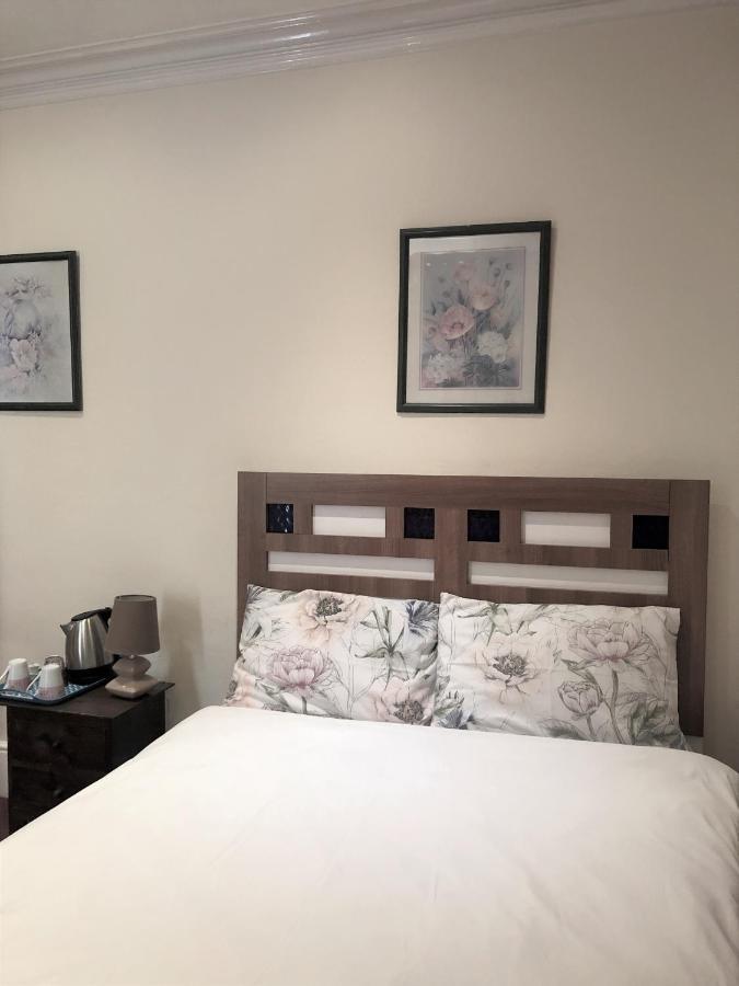 Lyttleton Guest House Limited Аксбридж Экстерьер фото
